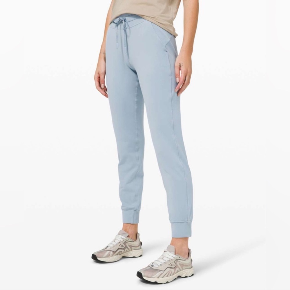 EUC Lululemon ready to rulu Women's Light Blue Jogger Pants